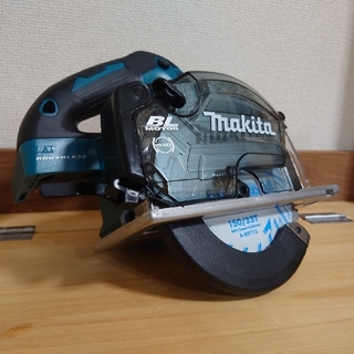 マキタ(Makita)のマキタ　18V　新品　充電式チップソーカッター　CS553DZS(工具/メンテナンス)