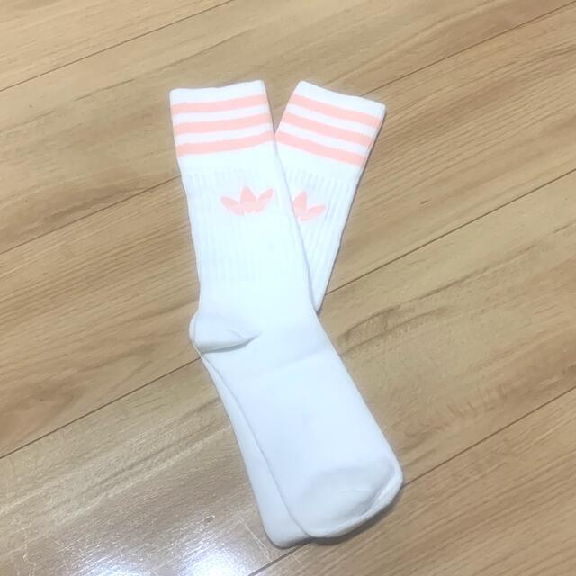 adidas(アディダス)の【新品】アディダス🧦薄ピンク靴下 レディースのレッグウェア(ソックス)の商品写真