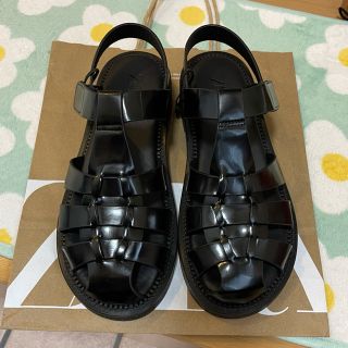 ザラ(ZARA)のZARA フラットケージサンダル　(グルカサンダル)(サンダル)