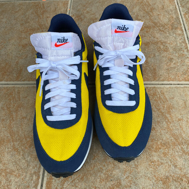 NIKE(ナイキ)のNIKE AIR TAILWIND 79 メンズの靴/シューズ(スニーカー)の商品写真