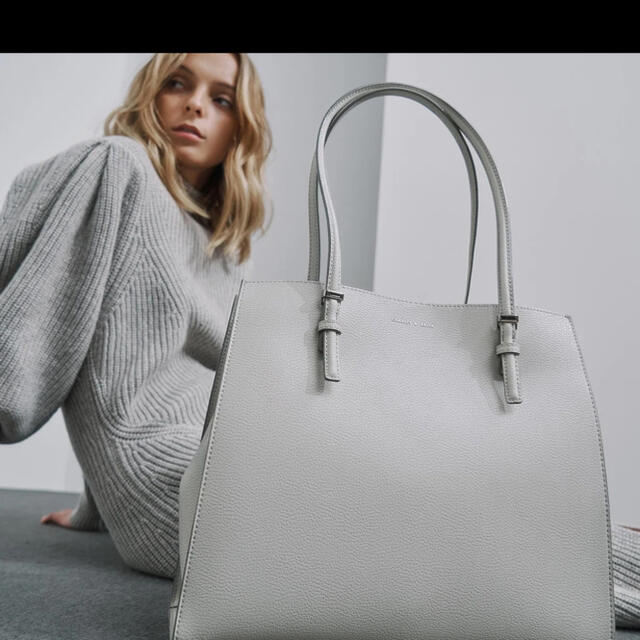Charles and Keith - レザートートバッグの通販 by にな❁|チャールズ