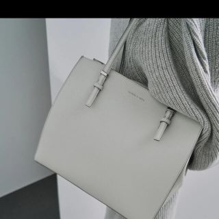 チャールズアンドキース(Charles and Keith)のレザートートバッグ(トートバッグ)