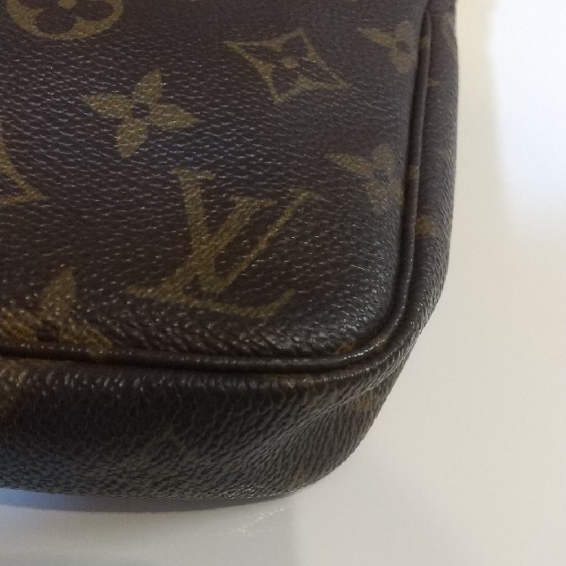 LOUIS VUITTON(ルイヴィトン)のLOUIS VUITTON ルイヴィトン アクセサリーポーチ レディースのファッション小物(ポーチ)の商品写真