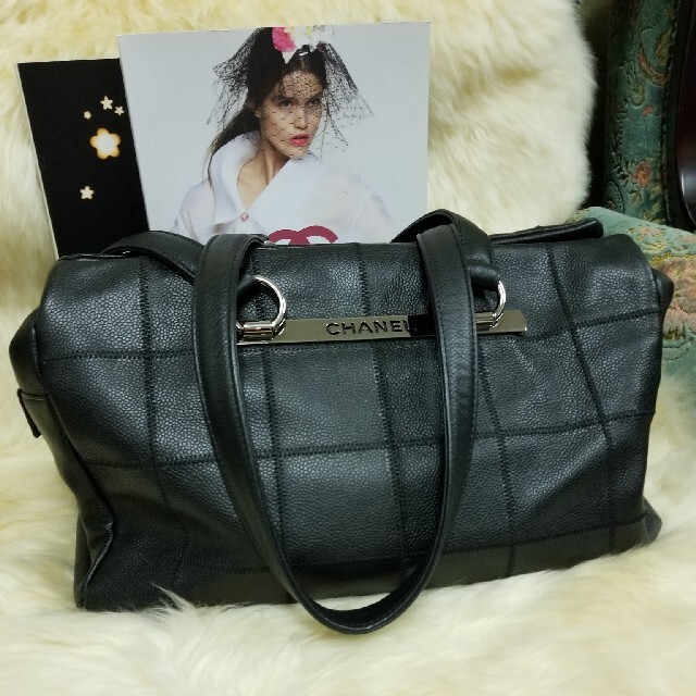 CHANEL(シャネル)のCHANELシャネル　ショルダーバッグ レディースのバッグ(ショルダーバッグ)の商品写真