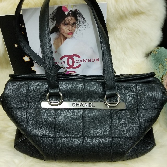 CHANEL(シャネル)のCHANELシャネル　ショルダーバッグ レディースのバッグ(ショルダーバッグ)の商品写真