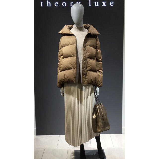 Theory luxe 19aw ショート丈ダウンコート