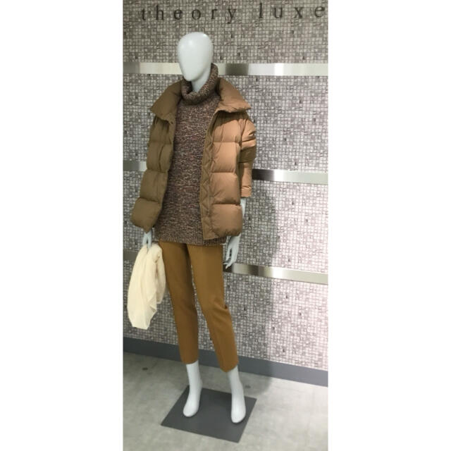 Theory luxe 19aw ショート丈ダウンコート