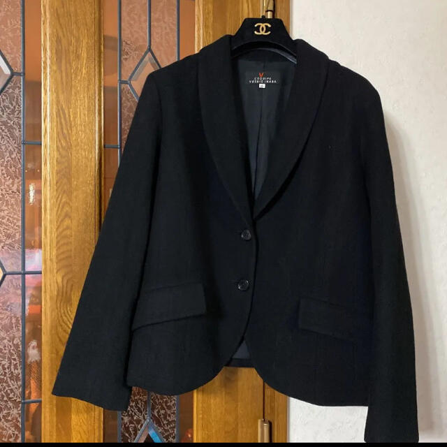 MICHIYO INABA(ミチヨイナバ)の超美品　ヨシエイナバ　黒ジャケット　Lサイズ レディースのジャケット/アウター(テーラードジャケット)の商品写真