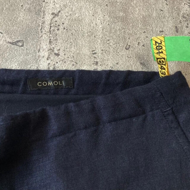 COMOLI(コモリ)のCOMOLI ヴィスコースリネン ドローストリングパンツ ネイビー 20ss メンズのパンツ(ワークパンツ/カーゴパンツ)の商品写真