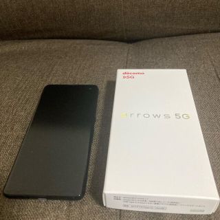 フジツウ(富士通)の新品 F-51A arrows 5G ネイビーブラック  SIMロック解除済み(スマートフォン本体)