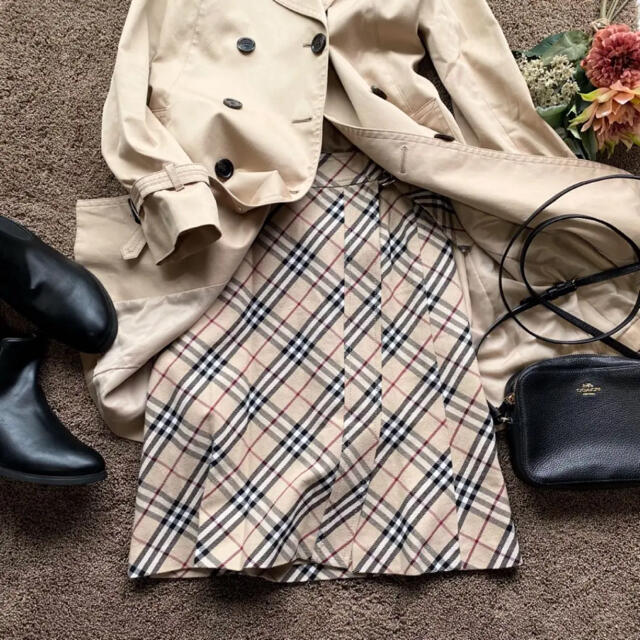 BURBERRY BLUE LABEL(バーバリーブルーレーベル)のバーバリーブルーレーベル ノバチェック 膝丈 フレア スカート ベージュ 36 レディースのスカート(ひざ丈スカート)の商品写真