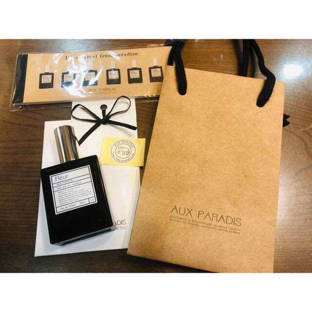 AUX PARADIS(オゥパラディ)の【新品】AUX PARADIS   Fleur フルール　30ml コスメ/美容の香水(香水(女性用))の商品写真