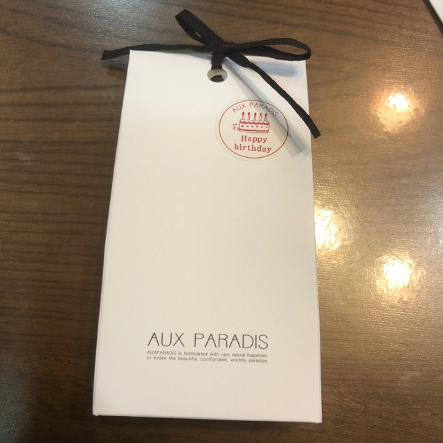 AUX PARADIS(オゥパラディ)の【新品】AUX PARADIS   Fleur フルール　30ml コスメ/美容の香水(香水(女性用))の商品写真