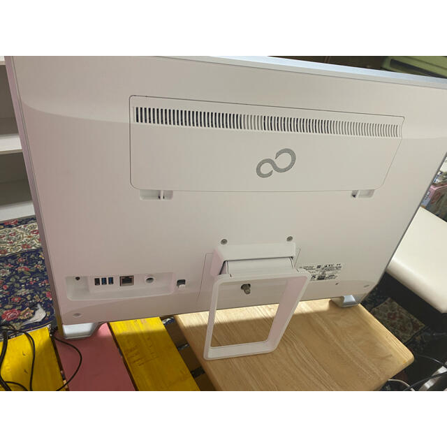 FUJITSU FMVF70YDW オールインワン 弱々しく パソコン 初期化済み FUJITSU FMVF70YDW オールインワン 弱々しく パソコン 初期化済み