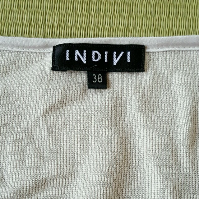 INDIVI(インディヴィ)のサテン系のシャツ レディースのトップス(シャツ/ブラウス(長袖/七分))の商品写真