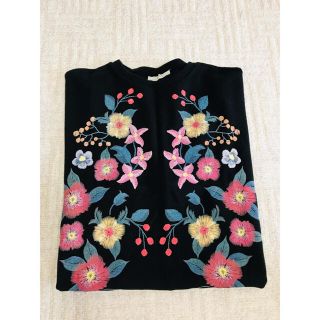 ザラ(ZARA)のZARA タグ無し 未使用 お花黒ワンピース(ひざ丈ワンピース)