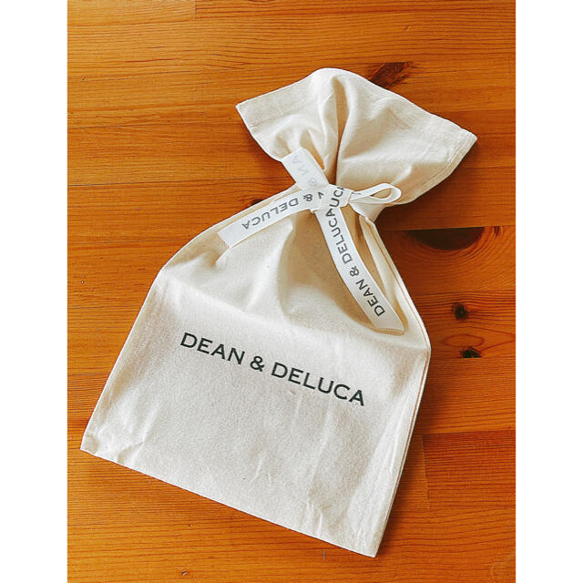 DEAN & DELUCA(ディーンアンドデルーカ)のDEAN&DELUCA⭐︎ラッピング用　布バッグ レディースのバッグ(ショップ袋)の商品写真