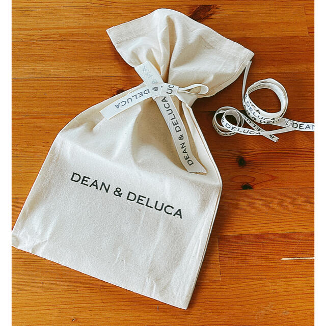 DEAN & DELUCA(ディーンアンドデルーカ)のDEAN&DELUCA⭐︎ラッピング用　布バッグ レディースのバッグ(ショップ袋)の商品写真