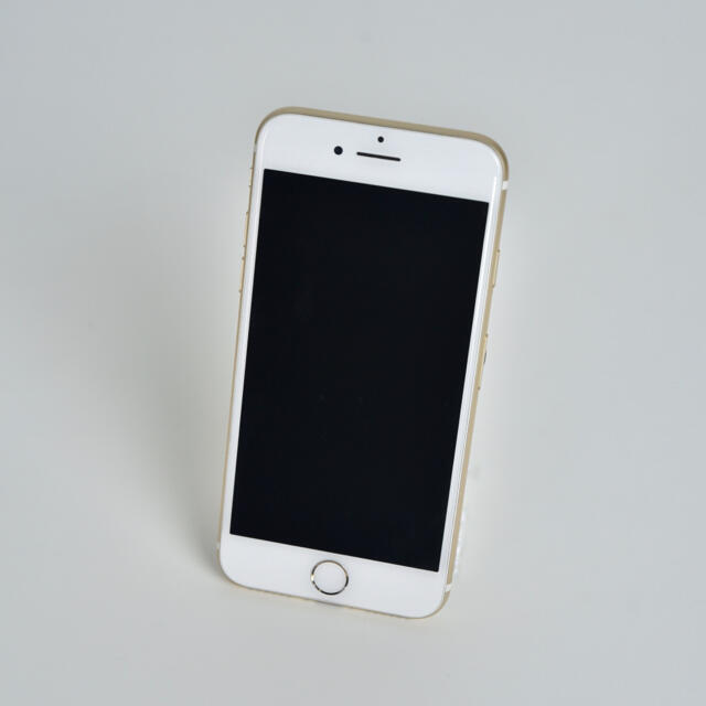 Apple(アップル)の《美品》iPhone7 SIMフリー スマホ/家電/カメラのスマートフォン/携帯電話(スマートフォン本体)の商品写真