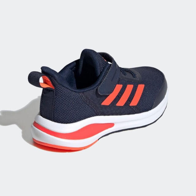 adidas(アディダス)の新品adidasアディダス スニーカーFORTARUN RUNNING 18cm キッズ/ベビー/マタニティのキッズ靴/シューズ(15cm~)(スニーカー)の商品写真