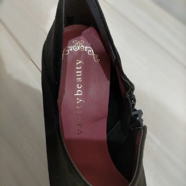 vanitybeauty(バニティービューティー)の23.5センチ 黒 ブーティ レディースの靴/シューズ(ブーティ)の商品写真