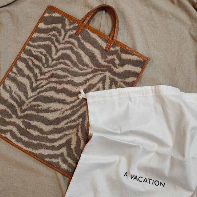 L'Appartement DEUXIEME CLASSE(アパルトモンドゥーズィエムクラス)の【A VACATION】19AW FAN ANIMAL トートバッグ  レディースのバッグ(トートバッグ)の商品写真