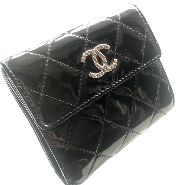 CHANEL シャネル エナメル 2つ折り財布