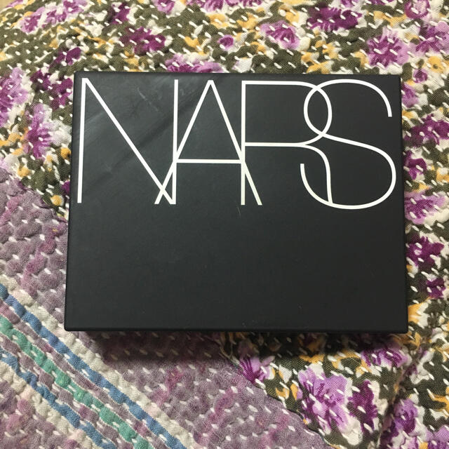 NARS(ナーズ)のＮＡＲＳ ライトリフレクティングセッティングパウダー プレスト N コスメ/美容のベースメイク/化粧品(フェイスパウダー)の商品写真