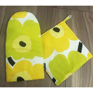 マリメッコ(marimekko)のmarimekko ミトン&鍋敷きセット(収納/キッチン雑貨)