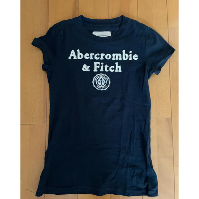 Abercrombie&Fitch(アバクロンビーアンドフィッチ)のアバクロ　レディース　ロゴtシャツ　XS Abercrombie&Fitch レディースのトップス(Tシャツ(半袖/袖なし))の商品写真