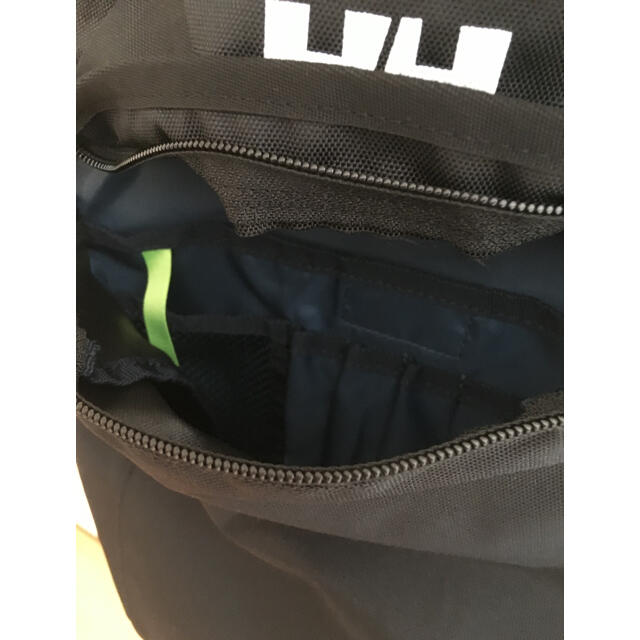 HELLY HANSEN(ヘリーハンセン)のいつはるママ様専用　HELLY HANSEN  リュック 28L メンズのバッグ(バッグパック/リュック)の商品写真