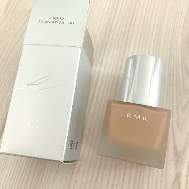 RMK(アールエムケー)のRMK リクイドファンデーション　102  未使用 コスメ/美容のベースメイク/化粧品(ファンデーション)の商品写真