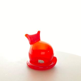 イッタラ(iittala)のNuutajarvi Cat レッド Inkeri Toikka 箱なし(置物)