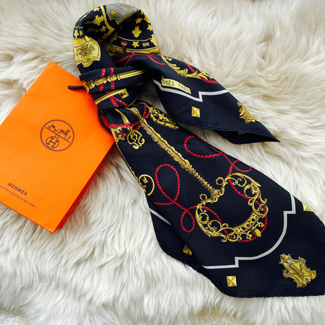 Hermes LES CLES シルク100% 希少カラーの通販 by R:selection|エルメスならラクマ - 美品✨HERMES カレ90 特価大人気
