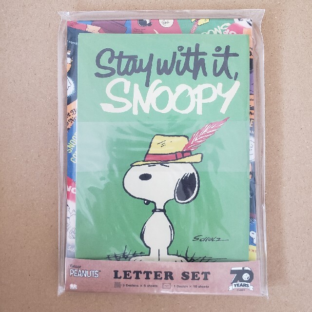 SNOOPY(スヌーピー)の新品未開封　スヌーピー　レターセット エンタメ/ホビーのおもちゃ/ぬいぐるみ(キャラクターグッズ)の商品写真