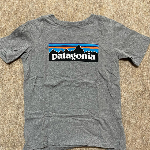 patagonia(パタゴニア)のパタゴニアボーイズTシャツ キッズ/ベビー/マタニティのキッズ服男の子用(90cm~)(Tシャツ/カットソー)の商品写真