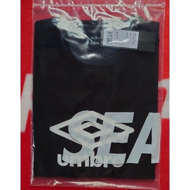 SEA(シー)のL★UMBRO X WDS REVERSIBLE T-SHIRT / BLACK メンズのトップス(Tシャツ/カットソー(半袖/袖なし))の商品写真