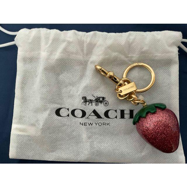 値下げ！【新品】COACH　レジンストロベリーキーホルダー　コーチ　いちご