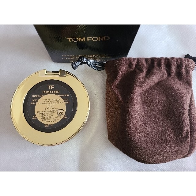 TOM FORD(トムフォード)のトムフォードビューティ シェイドアンドイルミネイト クッションファンデーション コスメ/美容のベースメイク/化粧品(ファンデーション)の商品写真