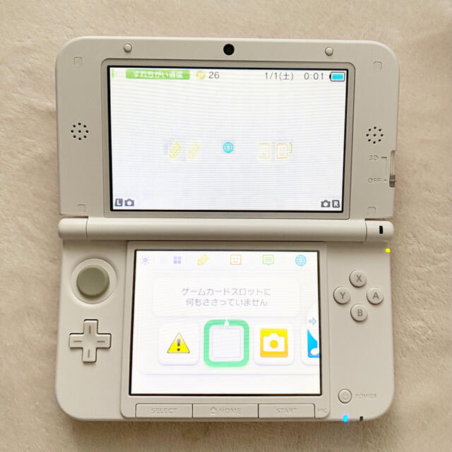 ニンテンドー3DS(ニンテンドー3DS)のNintendo 3DS LL☆ピンク×ホワイト エンタメ/ホビーのゲームソフト/ゲーム機本体(携帯用ゲーム機本体)の商品写真
