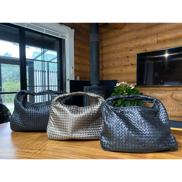 Bottega Veneta(ボッテガヴェネタ)のボッテガヴェネタ　限定カラー‼️イントレチャート レディースのバッグ(ショルダーバッグ)の商品写真