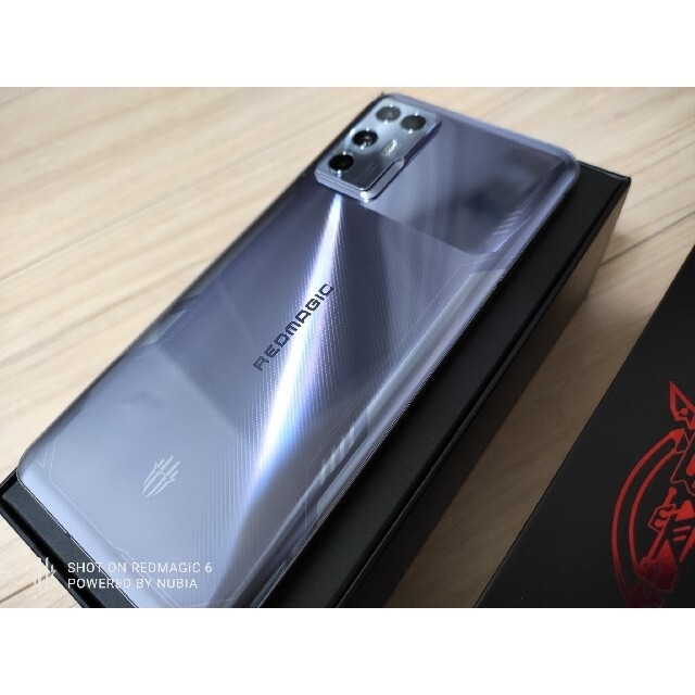 ZTE(ゼットティーイー)のNubia Redmagic 6R グローバル版 スマホ/家電/カメラのスマートフォン/携帯電話(スマートフォン本体)の商品写真