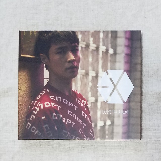 EXO(エクソ)のEXO　初回盤『Love Me Right』　LAY ver エンタメ/ホビーのCD(K-POP/アジア)の商品写真