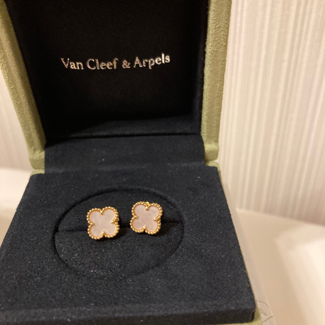 Van Cleef & Arpels(ヴァンクリーフアンドアーペル)のヴァンクリーフアンドアーベル レディースのアクセサリー(ピアス)の商品写真