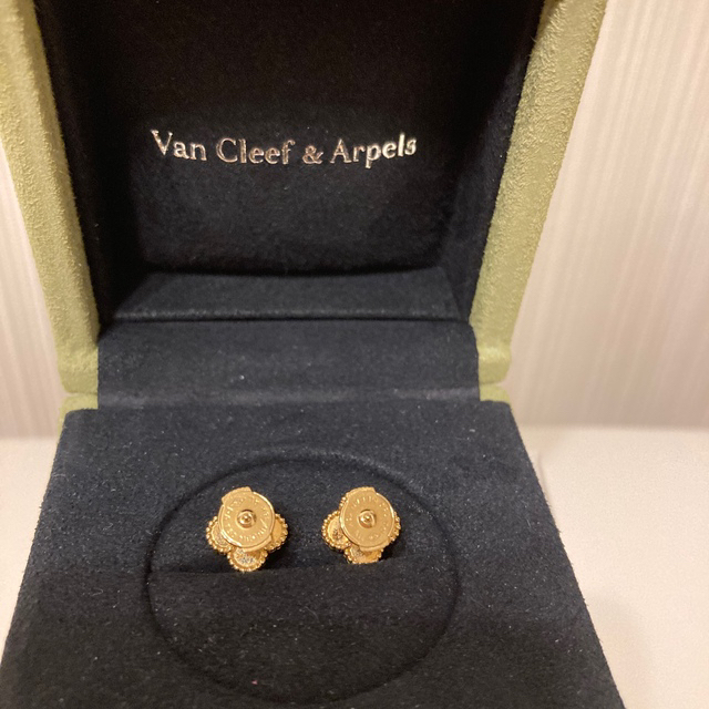 Van Cleef & Arpels(ヴァンクリーフアンドアーペル)のヴァンクリーフアンドアーベル レディースのアクセサリー(ピアス)の商品写真