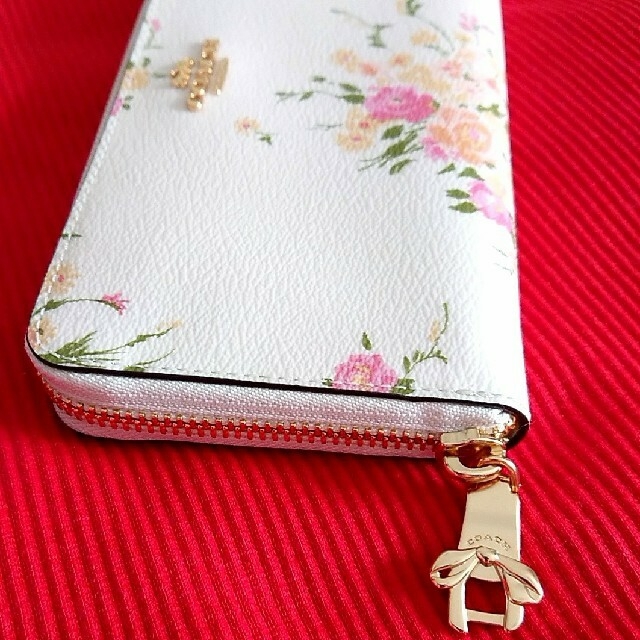 COACH(コーチ)の新品・未使用 コーチ COACH 長財布 花柄 フラワー プレゼント ギフト レディースのファッション小物(財布)の商品写真