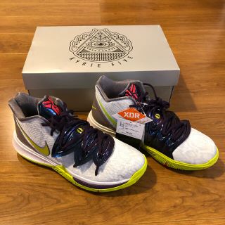 ナイキ(NIKE)のカイリー5  マンバメンタリティ(バスケットボール)