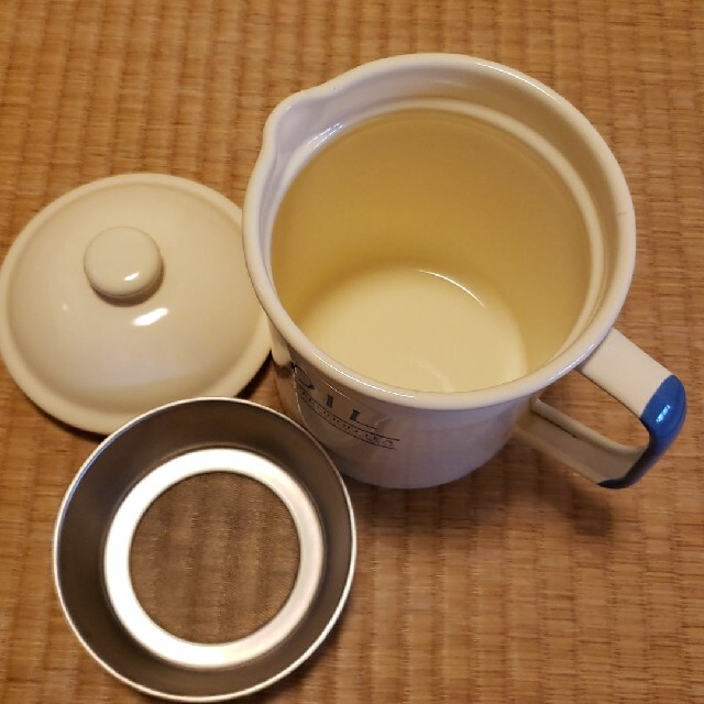 AfternoonTea(アフタヌーンティー)のafternoontea　ホーロー　オイルポット　美品 インテリア/住まい/日用品のキッチン/食器(容器)の商品写真