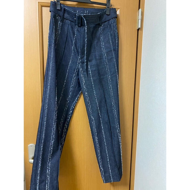 Ameri VINTAGE(アメリヴィンテージ)のAmeri VINTAGE NEEDLE STRIPE DENIM PANTS レディースのパンツ(デニム/ジーンズ)の商品写真