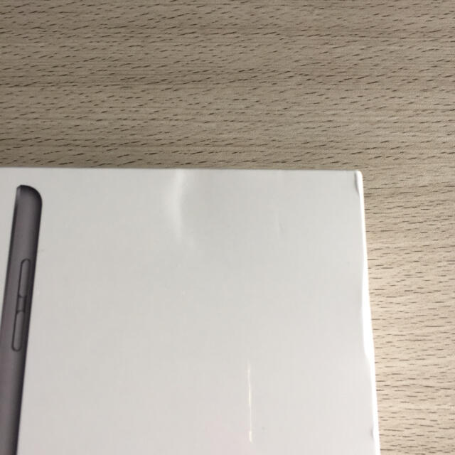 新品 Apple 第8世代  iPad 128GB グレー  MYLD2J/A